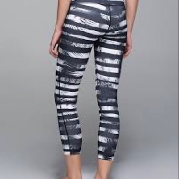 Lululemon Wunder Under High Rise Leggings - Picture 2 of 6